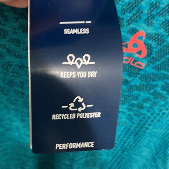 tight fitting top - Picture 7 of 9